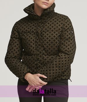 Parka verde caqui con estampado