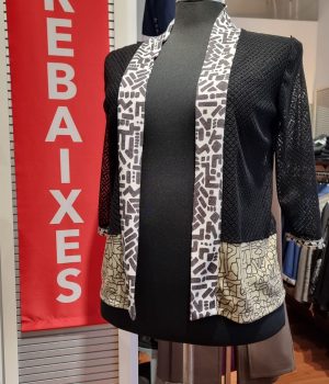 Chaqueta de punto calada